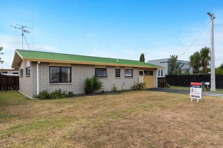 Photo of property in 4 Pemberton Crescent, Greerton, Tauranga, 3112