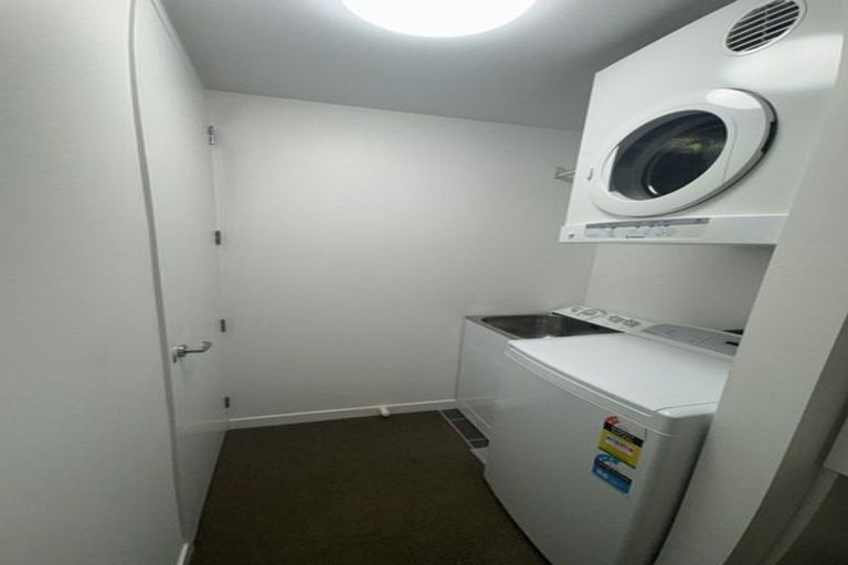Photo of property in Montreaux Apartments, 9c/164 The Terrace, Wellington Central, Wellington, 6011