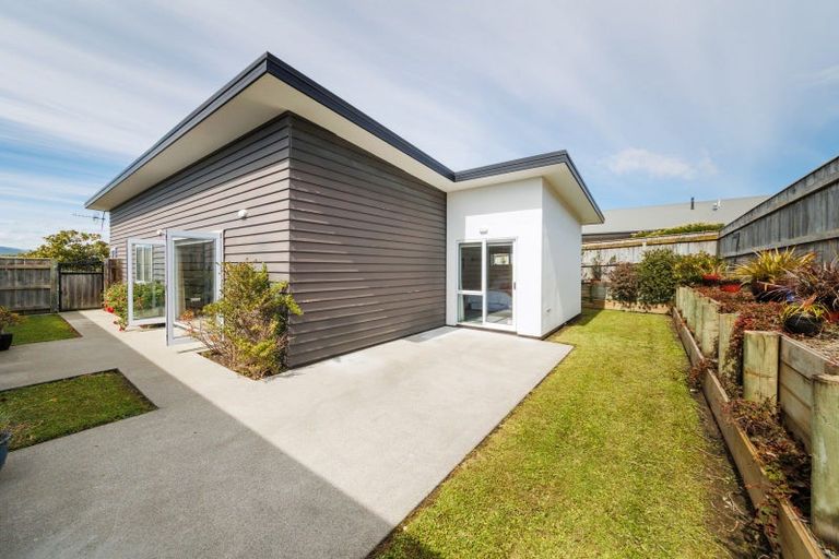 Photo of property in 10 Galea Grove, Kelvin Grove, Palmerston North, 4414