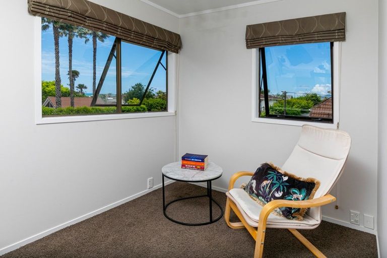 Photo of property in 2/27 Milford Road, Milford, Auckland, 0620