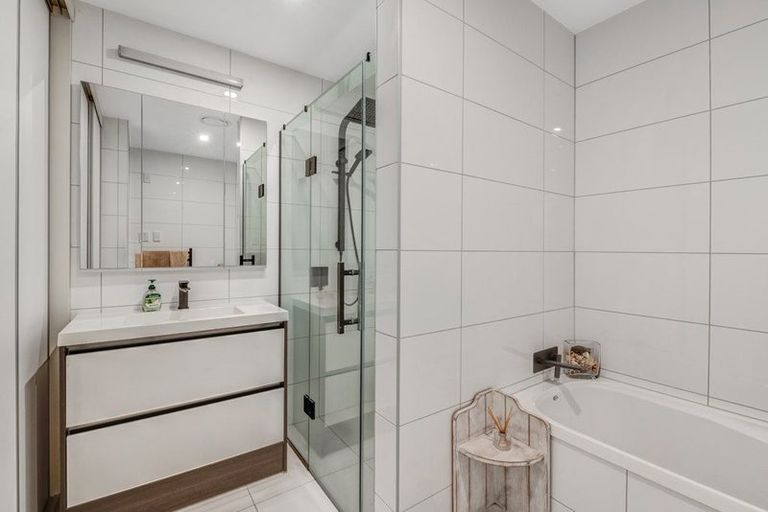 Photo of property in 206/252 Centreway Road, Orewa, 0931