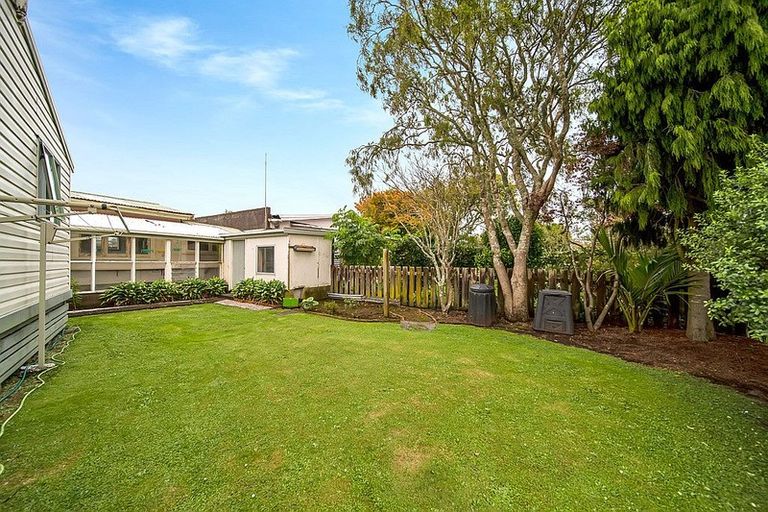 Photo of property in 16a Maire Street, Inglewood, 4330