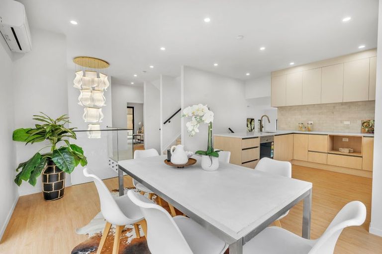 Photo of property in 60a Powrie Street, Glenfield, Auckland, 0629