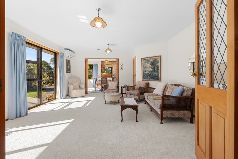 Photo of property in 21b Settlers Grove, Orewa, 0931