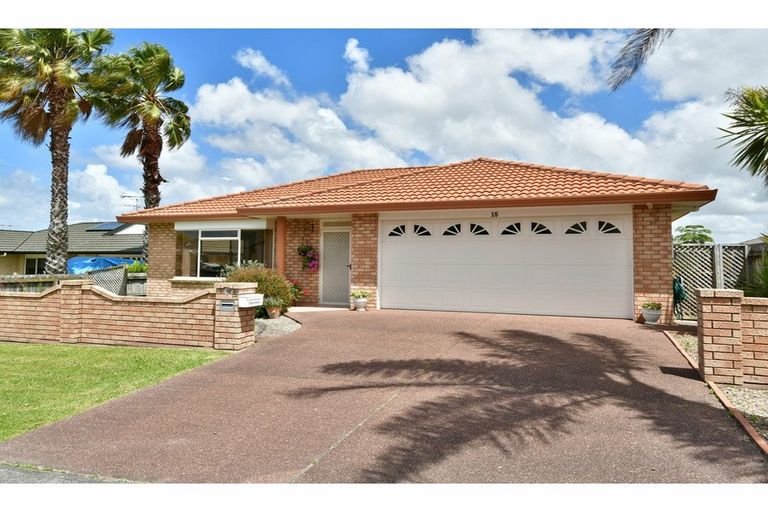 Photo of property in 15 Kath Hopper Drive, Orewa, 0931