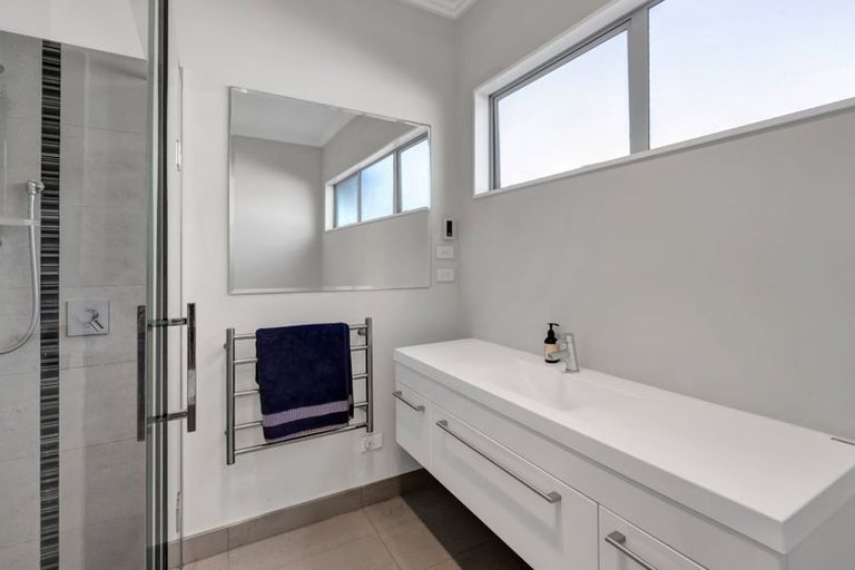 Photo of property in 18 Parkvue Drive, Bell Block, New Plymouth, 4312