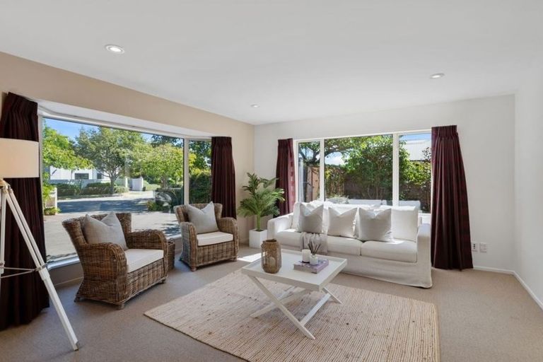 Photo of property in 2 Lewisham Park, St Albans, Christchurch, 8052