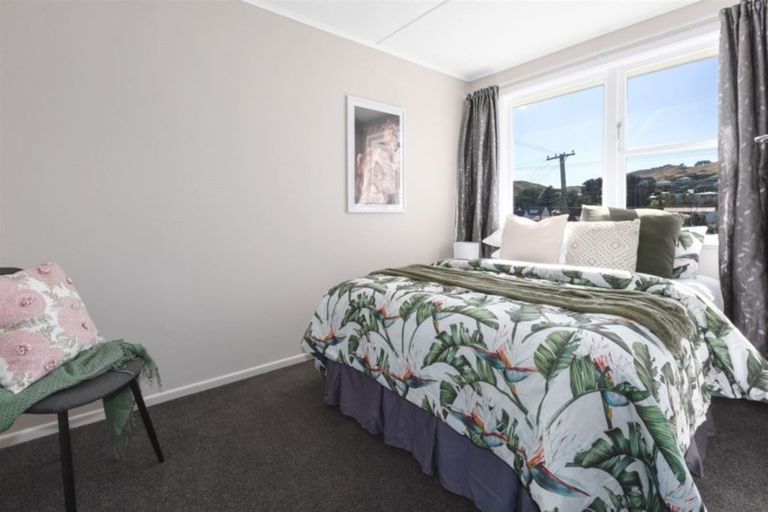 Photo of property in 111 Driver Crescent, Cannons Creek, Porirua, 5024