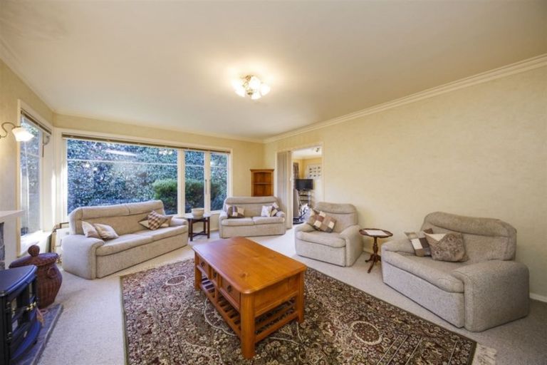 Photo of property in 11 Athlone Place, Hokowhitu, Palmerston North, 4410