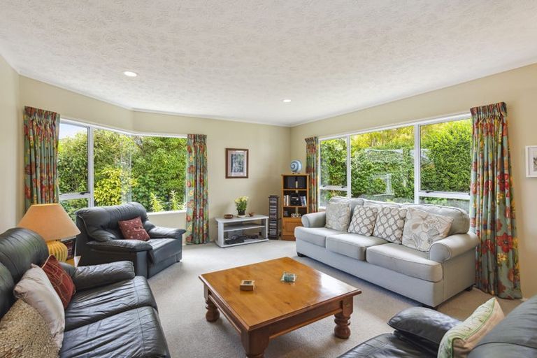 Photo of property in 13 Runanga Grove, Waikanae, 5036