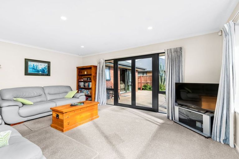 Photo of property in 8 Thornaby Close, Burnside, Christchurch, 8053