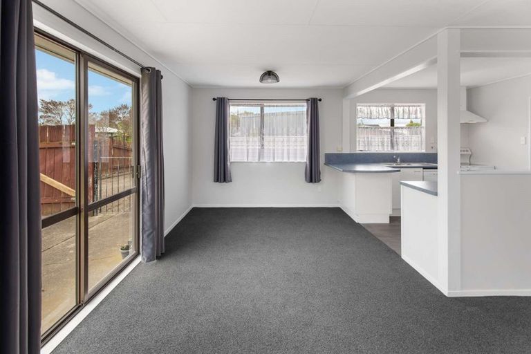 Photo of property in 47 Acacia Street, Kelvin Grove, Palmerston North, 4414