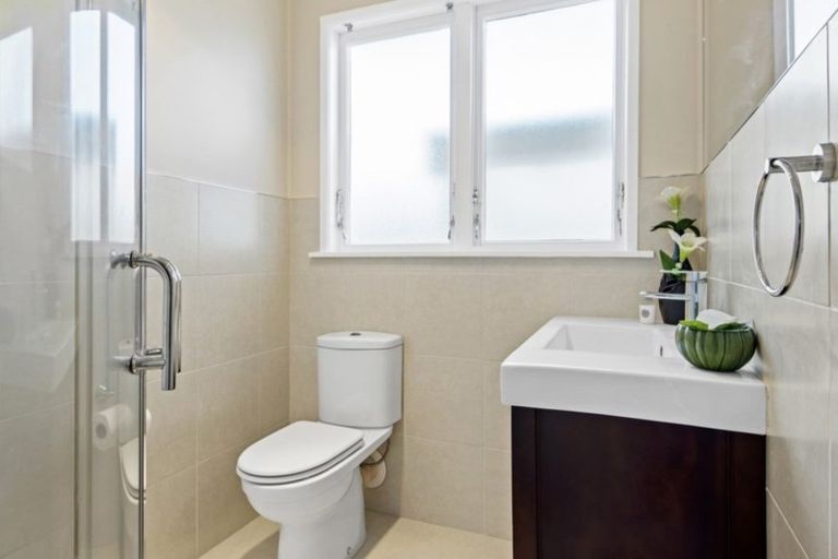 Photo of property in 1/34 Dale Crescent, Pakuranga, Auckland, 2010