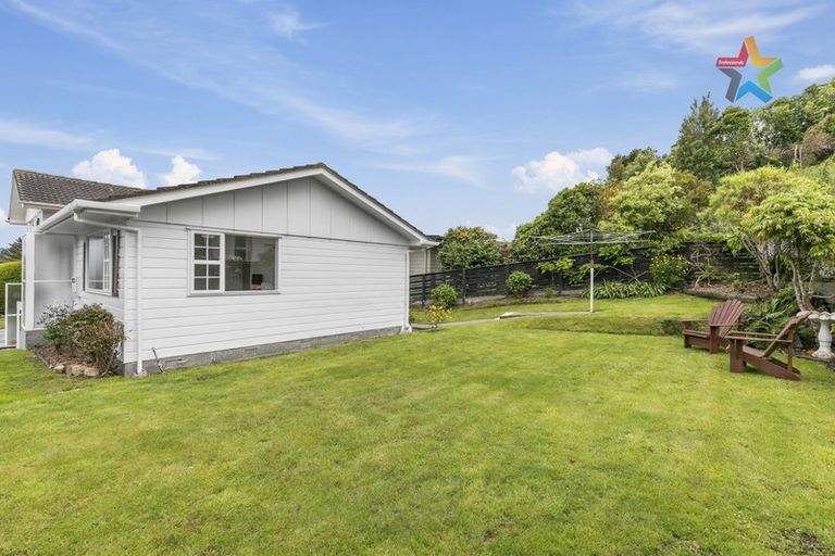 Photo of property in 2 Waipounamu Drive, Kelson, Lower Hutt, 5010