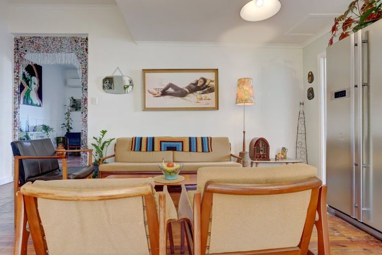 Photo of property in 92 Cornfoot Street, Castlecliff, Whanganui, 4501