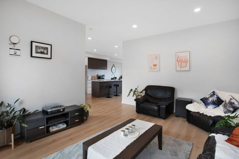 Photo of property in 7b Podgora Avenue, Kumeu, 0810