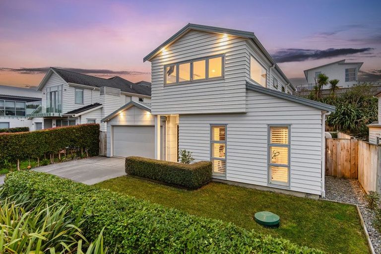 Photo of property in 21 Caldera Drive, Long Bay, Auckland, 0630