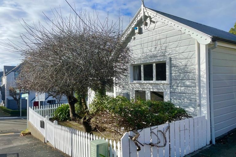 Photo of property in 1 Pitarua Street, Thorndon, Wellington, 6011