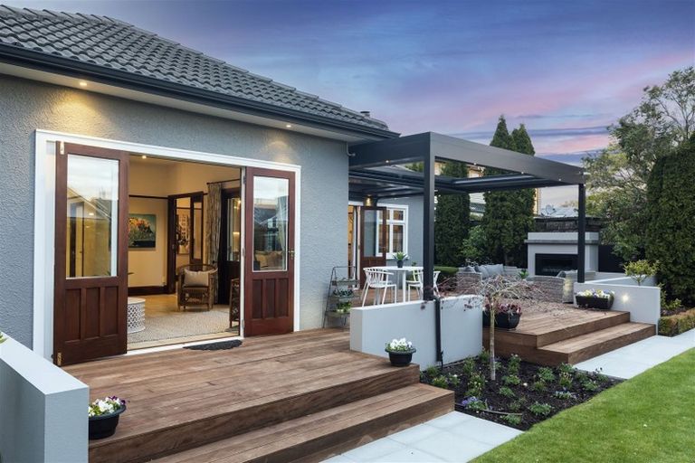 Photo of property in 121 Weston Road, St Albans, Christchurch, 8052