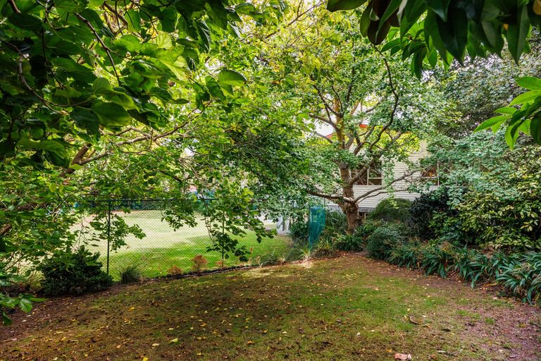 Photo of property in 10 Epsom Road, Hokowhitu, Palmerston North, 4410