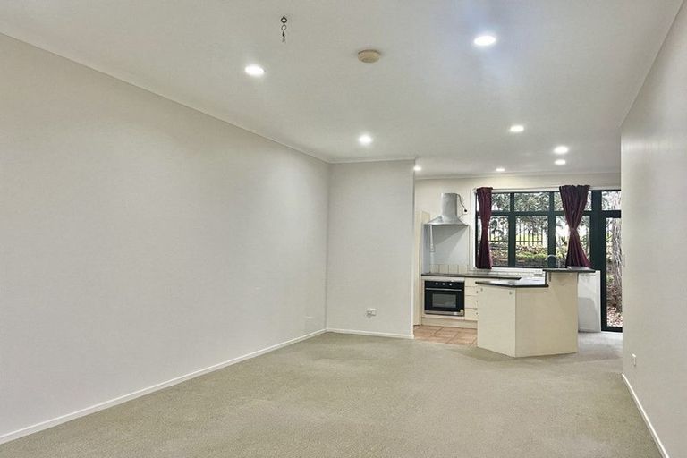 Photo of property in Tuscany Towers, 14/1 Ambrico Place, New Lynn, Auckland, 0600