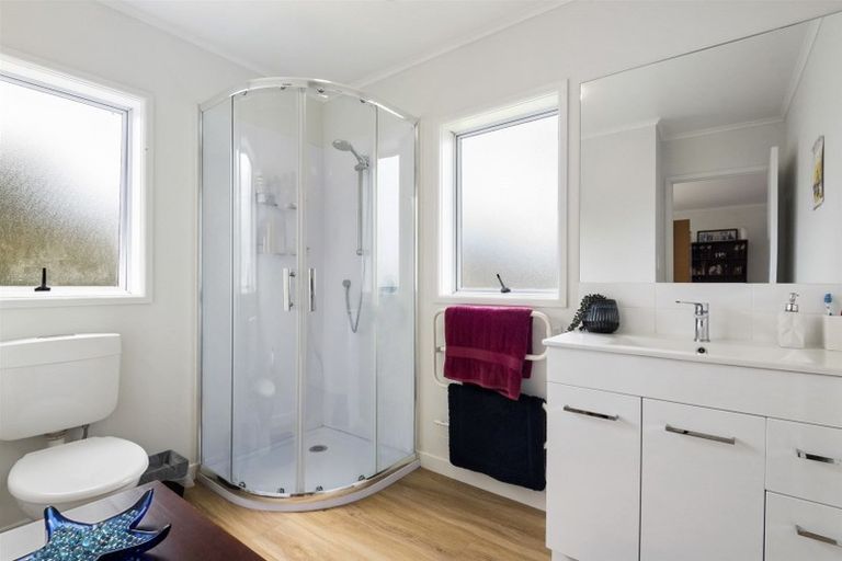 Photo of property in 21 Tui Glen Road, Birkenhead, Auckland, 0626