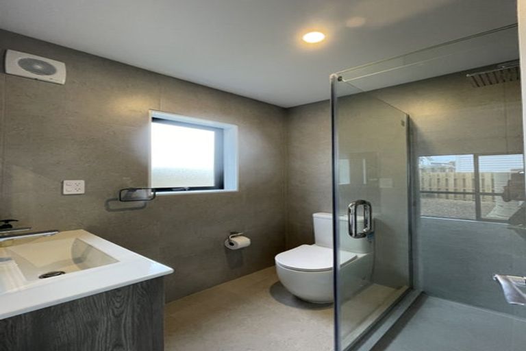 Photo of property in 26a Reeves Road, Pakuranga, Auckland, 2010