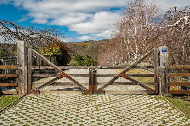 Photo of property in 21 Ritchie Lane, Bannockburn, Cromwell, 9384