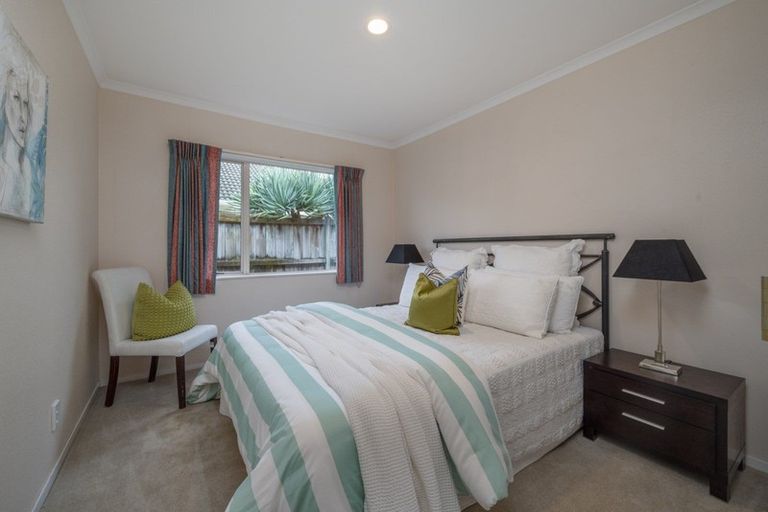 Photo of property in 103 Golfland Drive, Golflands, Auckland, 2013