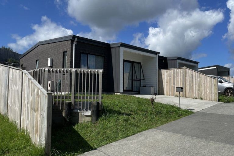 Photo of property in 27a Poruru Close, Papakura, 2110