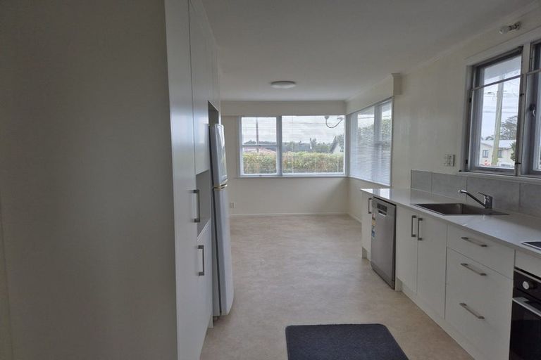 Photo of property in 40 Forest Hill Road, Henderson, Auckland, 0612