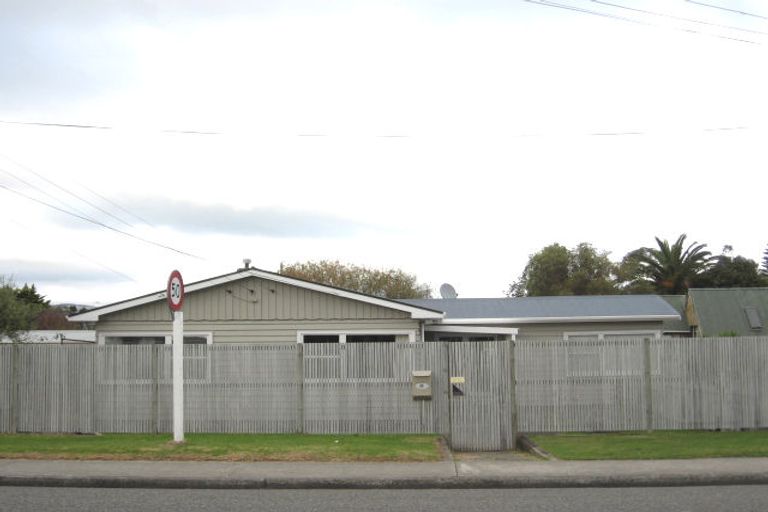 Photo of property in 68 Raumati Road, Raumati Beach, Paraparaumu, 5032