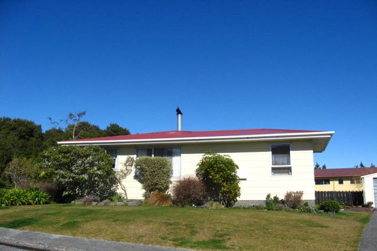 Photo of property in 22 Stirling Drive, Greymouth, 7805