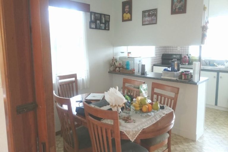 Photo of property in 55 Sunnynook Road, Forrest Hill, Auckland, 0620