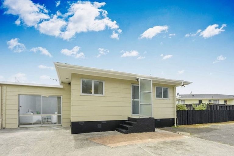 Photo of property in 2/14 Ririno Place, Manurewa, Auckland, 2102