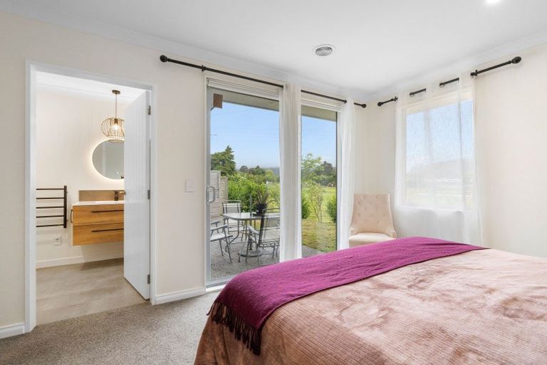 Photo of property in 6 Albizia Grove, Waikanae, 5036