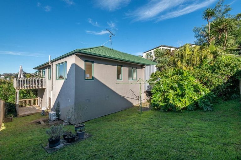 Photo of property in 2/60 Arran Road, Browns Bay, Auckland, 0630