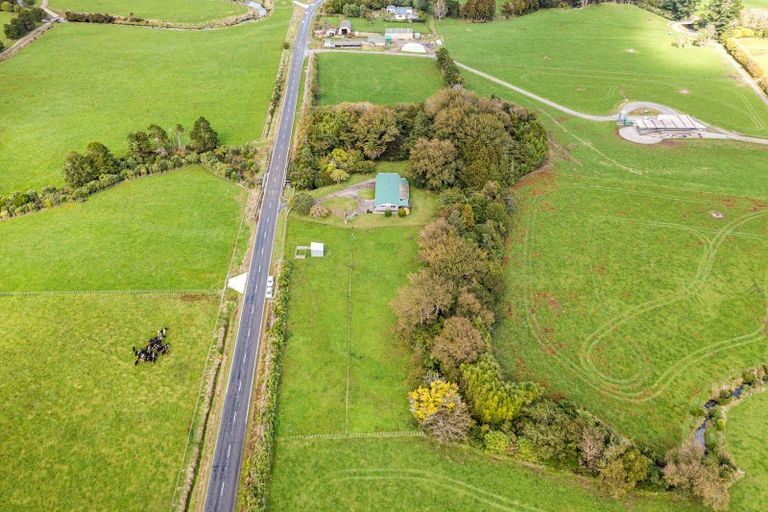 Photo of property in 2133 Wiremu Road, Newall, New Plymouth, 4381