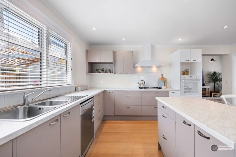 Photo of property in 28 Adelaide Street, Petone, Lower Hutt, 5012