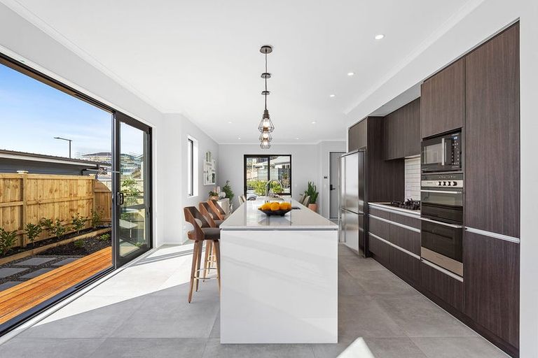 Photo of property in 22 Kuku Avenue, Red Beach, 0932