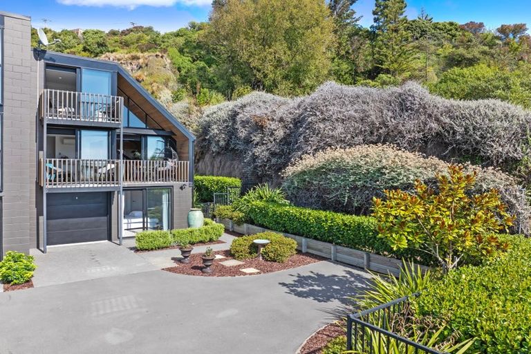 Photo of property in 2/80 Mccormacks Bay Road, Mount Pleasant, Christchurch, 8081
