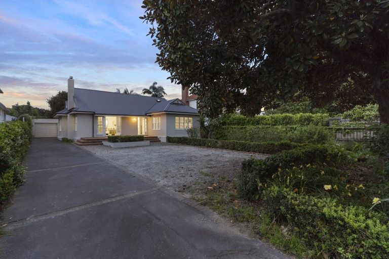 Photo of property in 232 Lake Road, Hauraki, Auckland, 0622