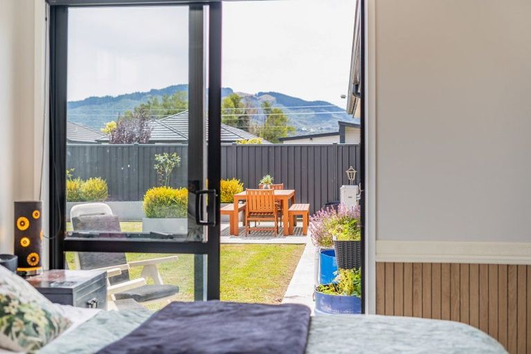 Photo of property in 3 Te Kaeaea Crescent, Wallaceville, Upper Hutt, 5018