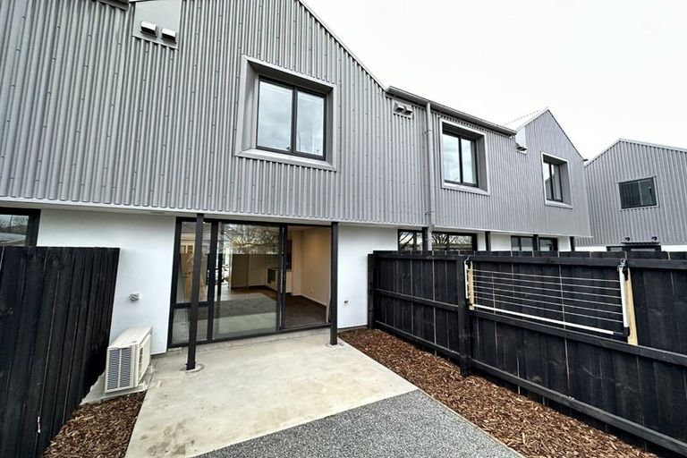 Photo of property in 4/30 Frederick Street, Waltham, Christchurch, 8011