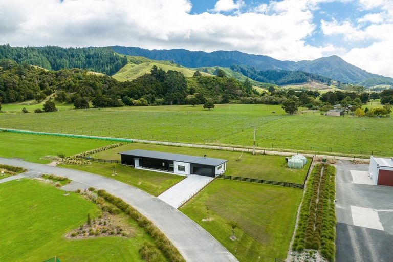 Photo of property in Koromiko Airpark, 102 Hawker Lane, Koromiko, Blenheim, 7273