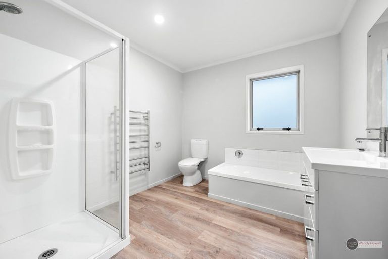 Photo of property in 73 Riverstone Drive, Riverstone Terraces, Upper Hutt, 5018