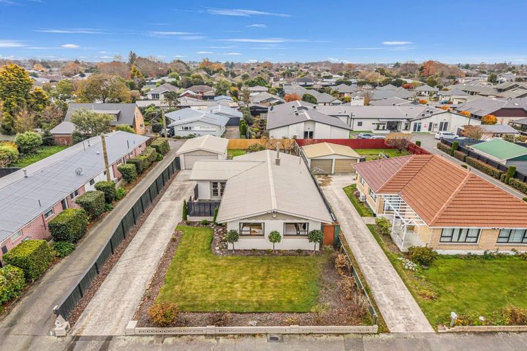 Photo of property in 37 Colwyn Street, Bryndwr, Christchurch, 8053