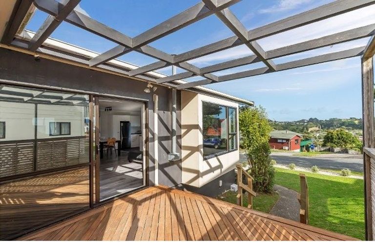 Photo of property in 43 Mercury Way, Whitby, Porirua, 5024