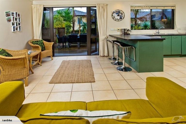 Photo of property in 32 Chadlington Avenue, Henderson, Auckland, 0612