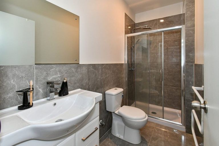 Photo of property in 1 Te Aparangi Road, Papakura, 2110